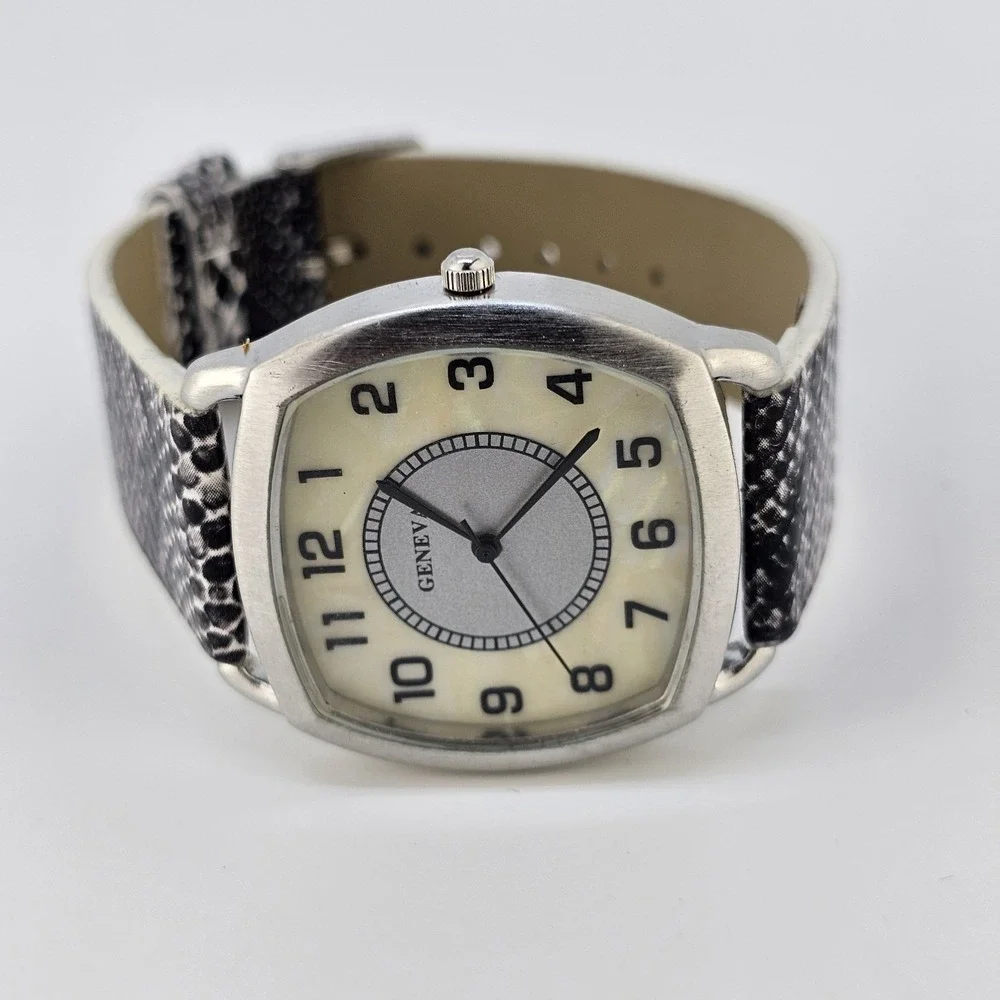 37MM Women's‎ Analog Watch Cream Dial Snake Print Faux Leather Bands NEW Battery
